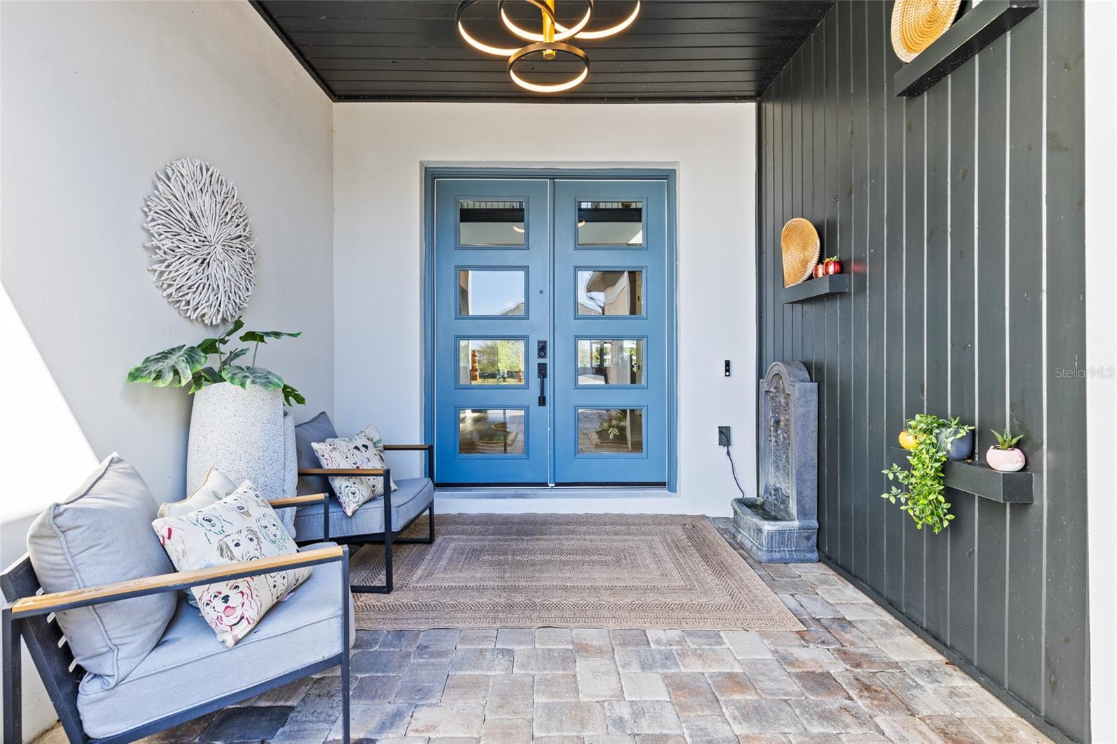 LAUREL POINTE - Residential