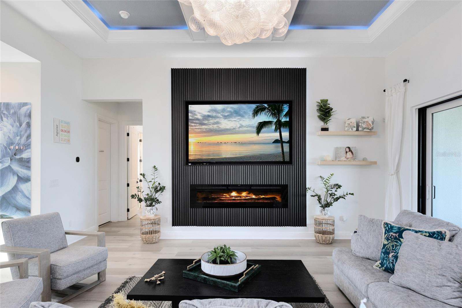 LAUREL POINTE - Residential