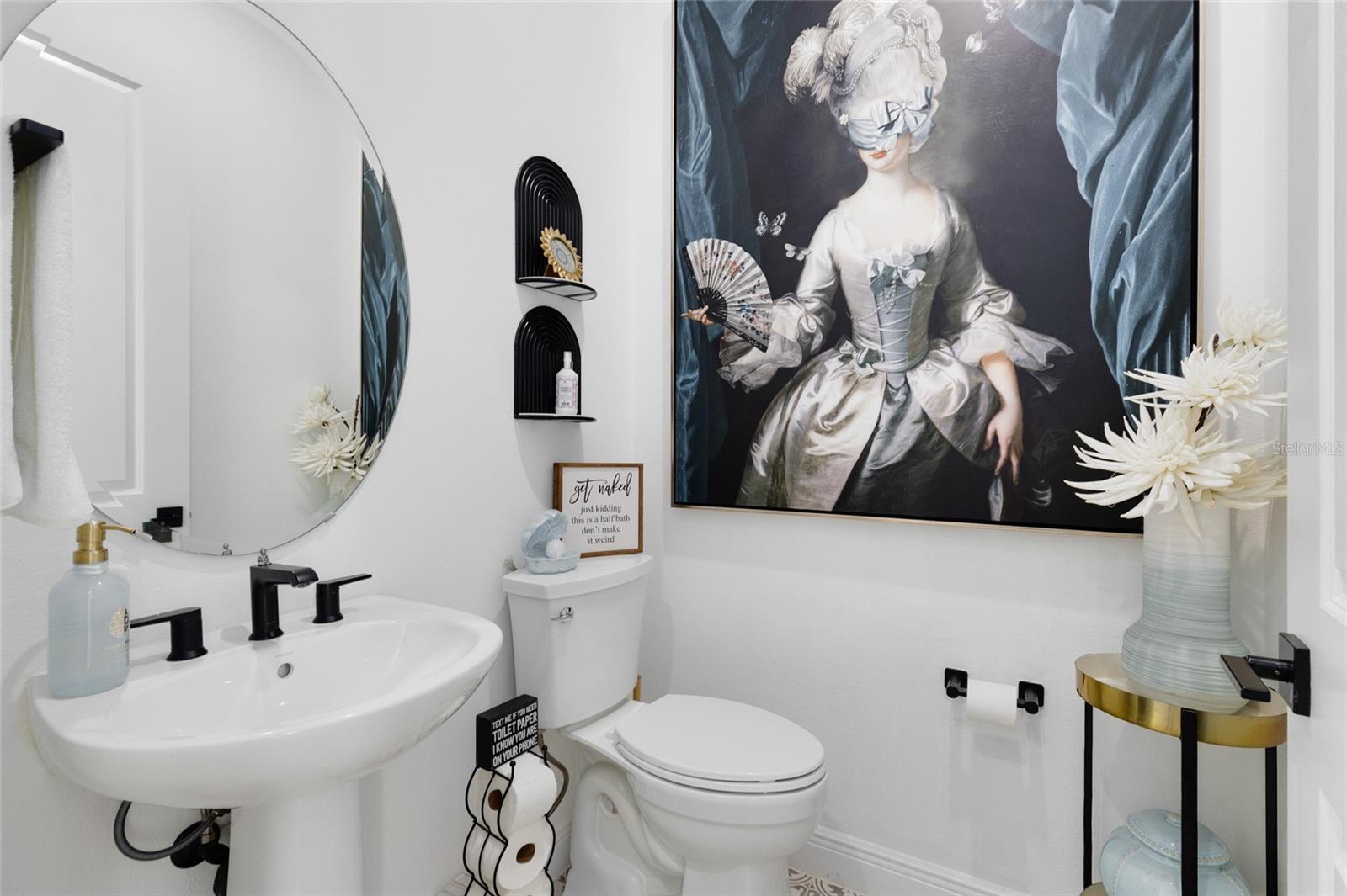 LAUREL POINTE - Residential