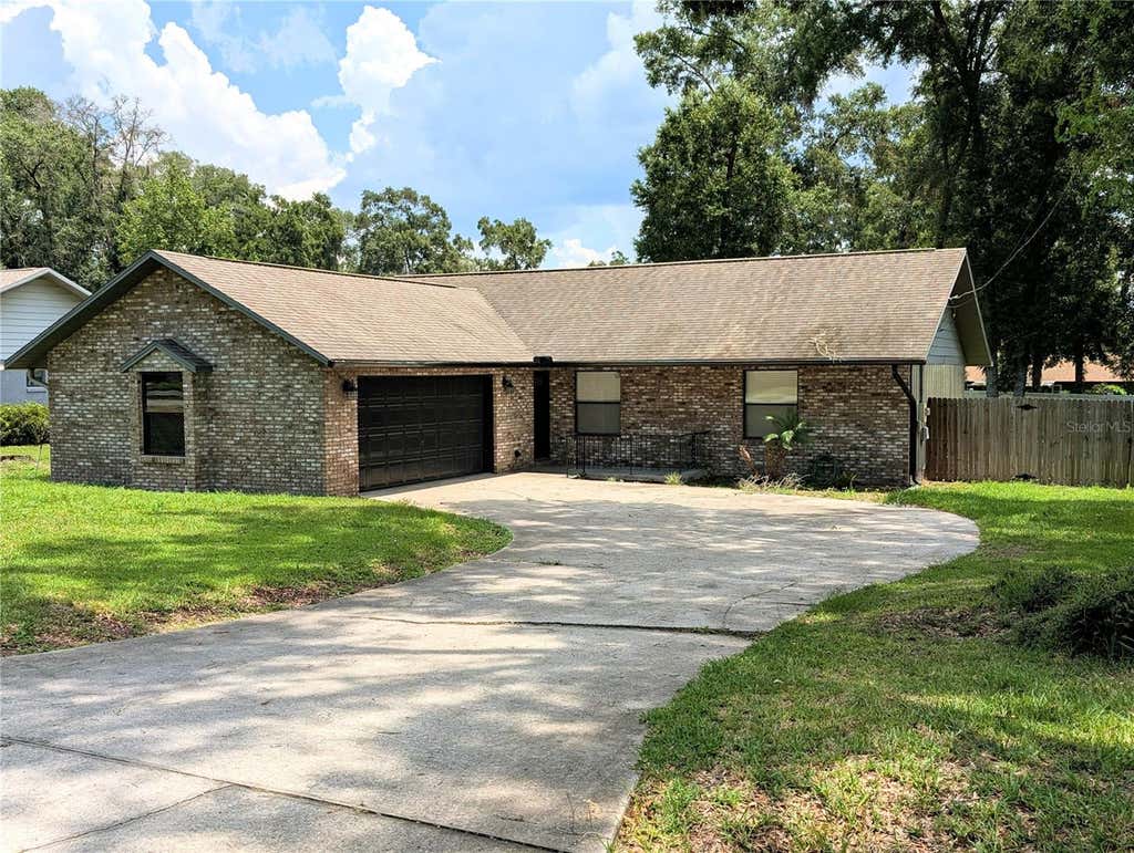 Photo of 3243 NE 32nd Avenue, Ocala, FL 34479 (MLS # OM728735)