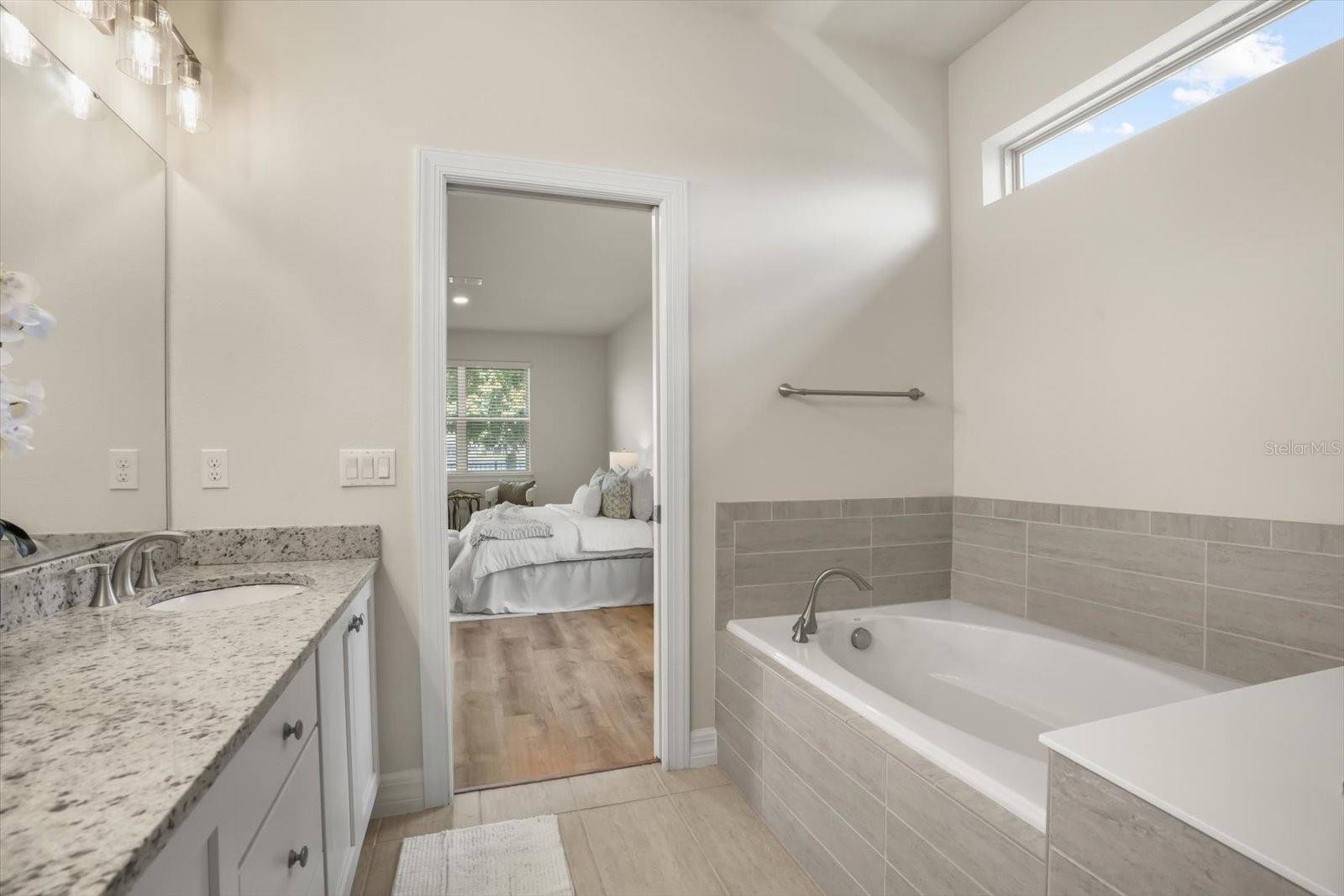 LAKESHORE AT NARCOOSSEE PH 1 - Residential