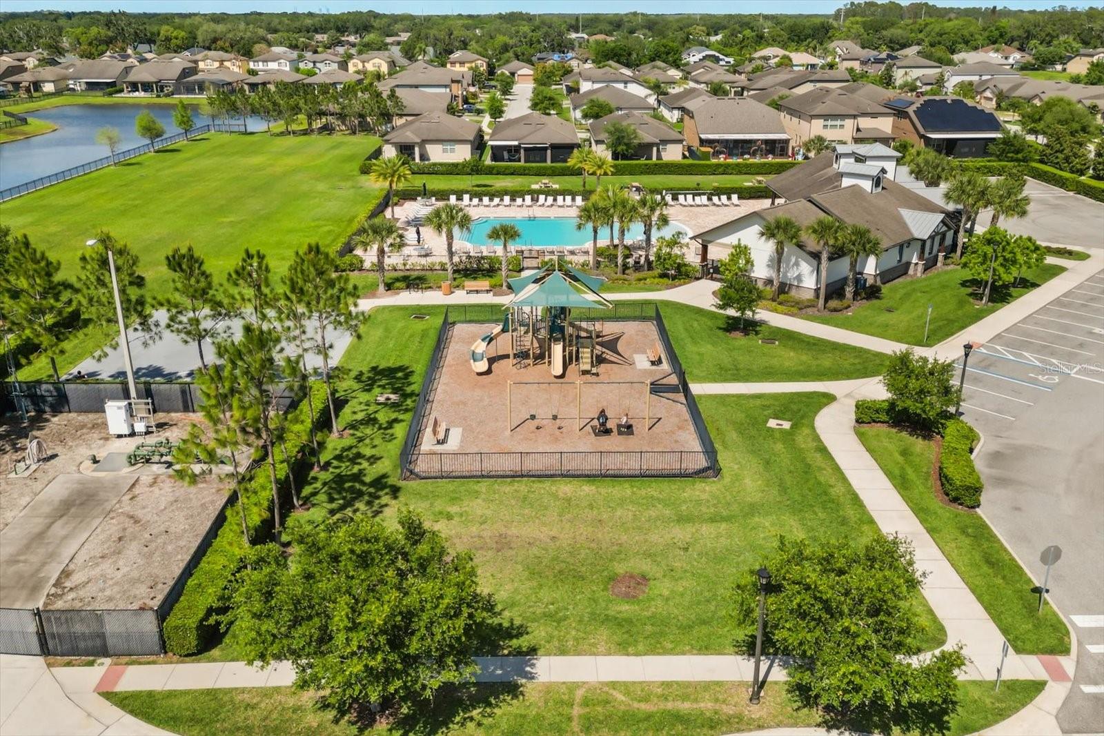 LAKESHORE AT NARCOOSSEE PH 1 - Residential