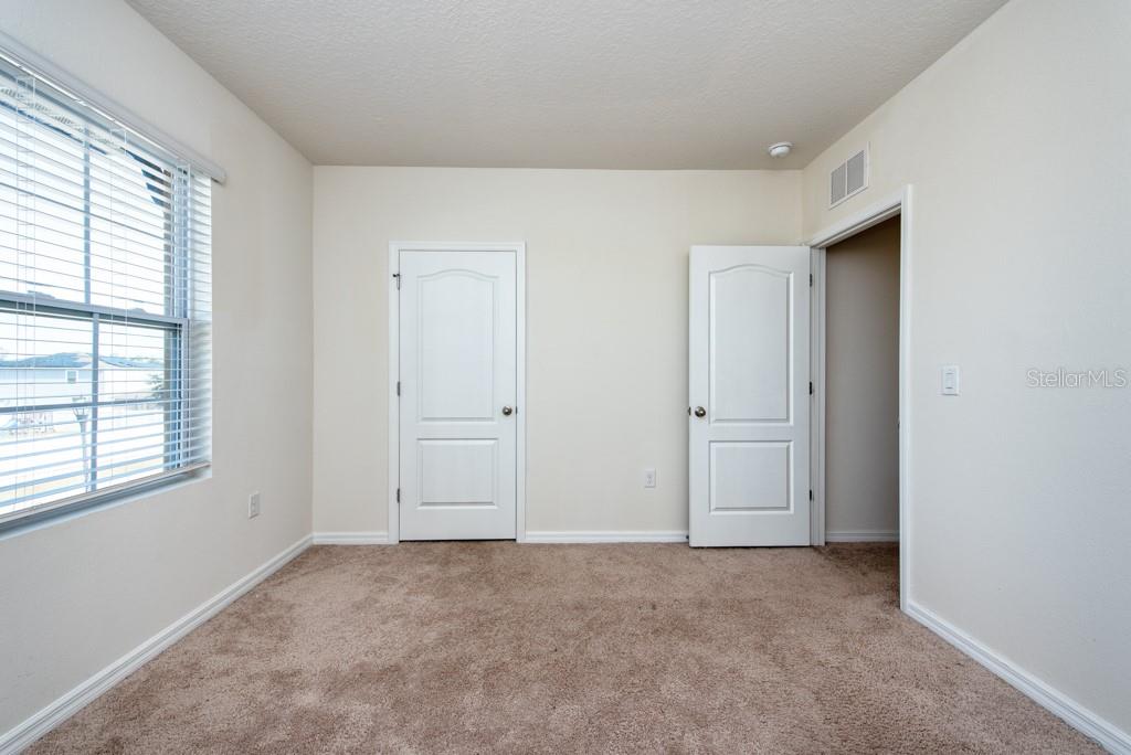 SQUIRES GROVE - Residential