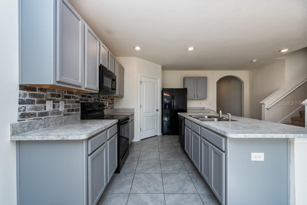 SQUIRES GROVE - Residential