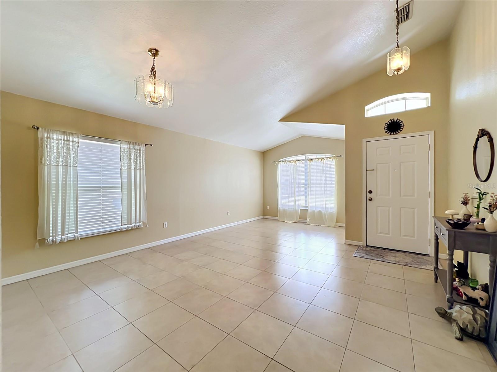 907 GLEN ABBEY CIRCLE