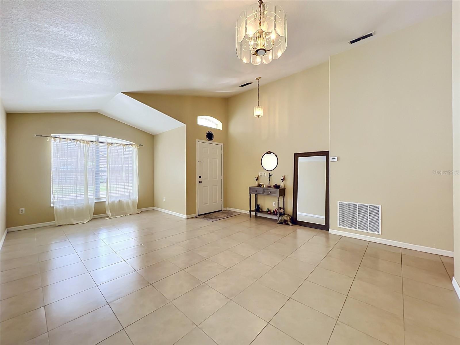 907 GLEN ABBEY CIRCLE