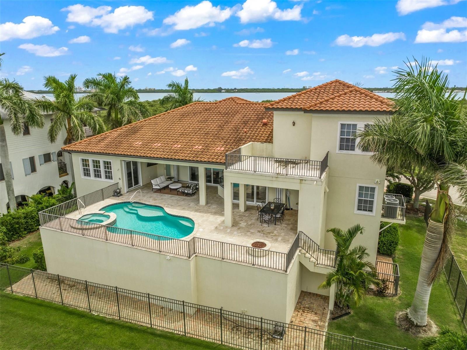 MANGROVE POINT - Residential