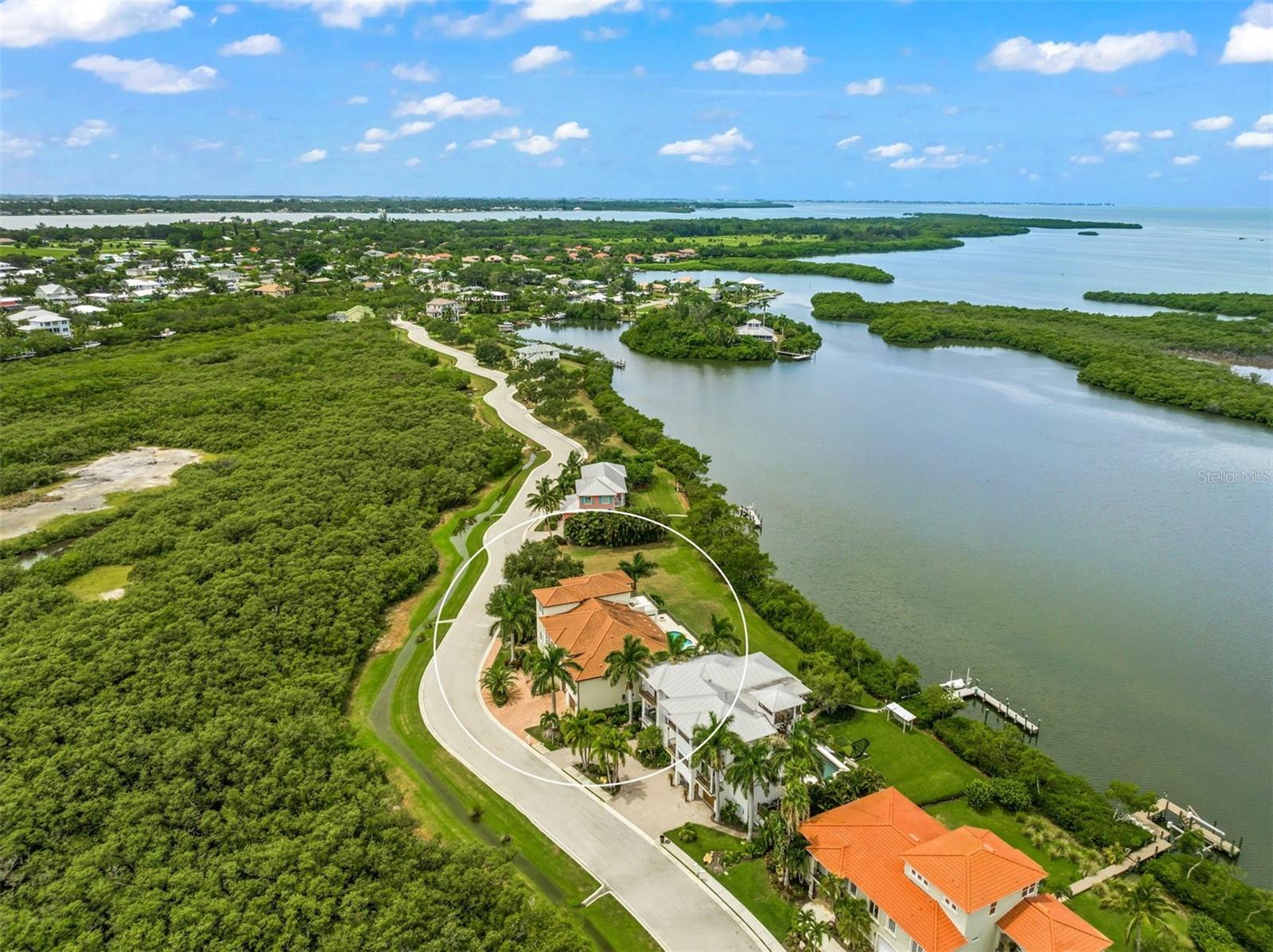 MANGROVE POINT - Residential