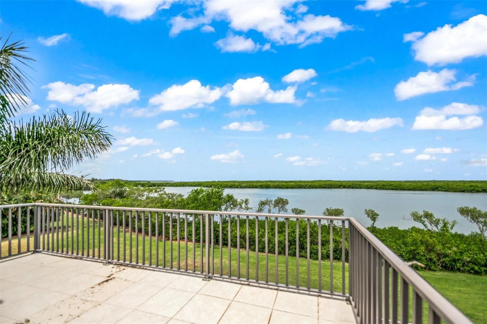 MANGROVE POINT - Residential