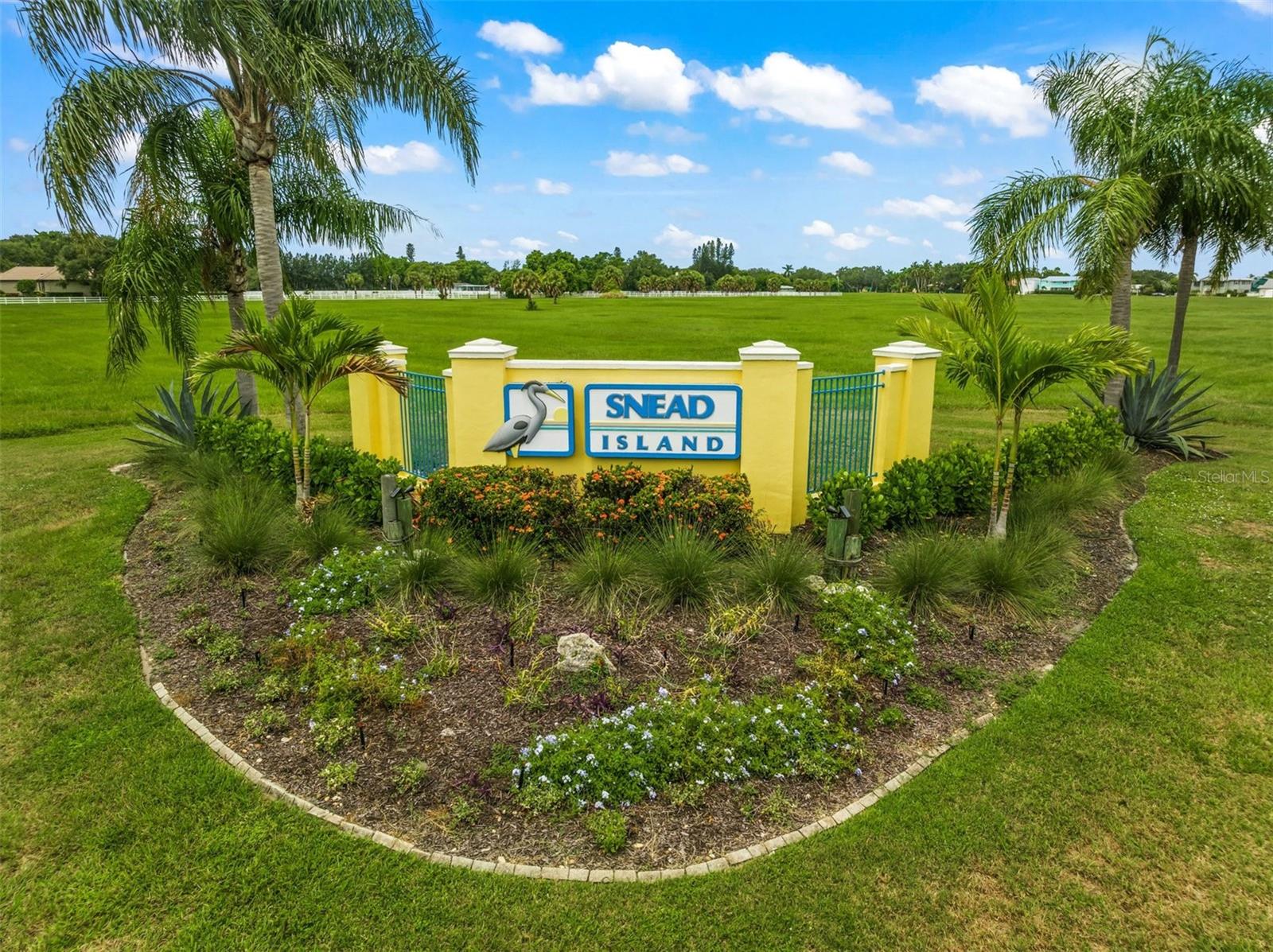 MANGROVE POINT - Residential