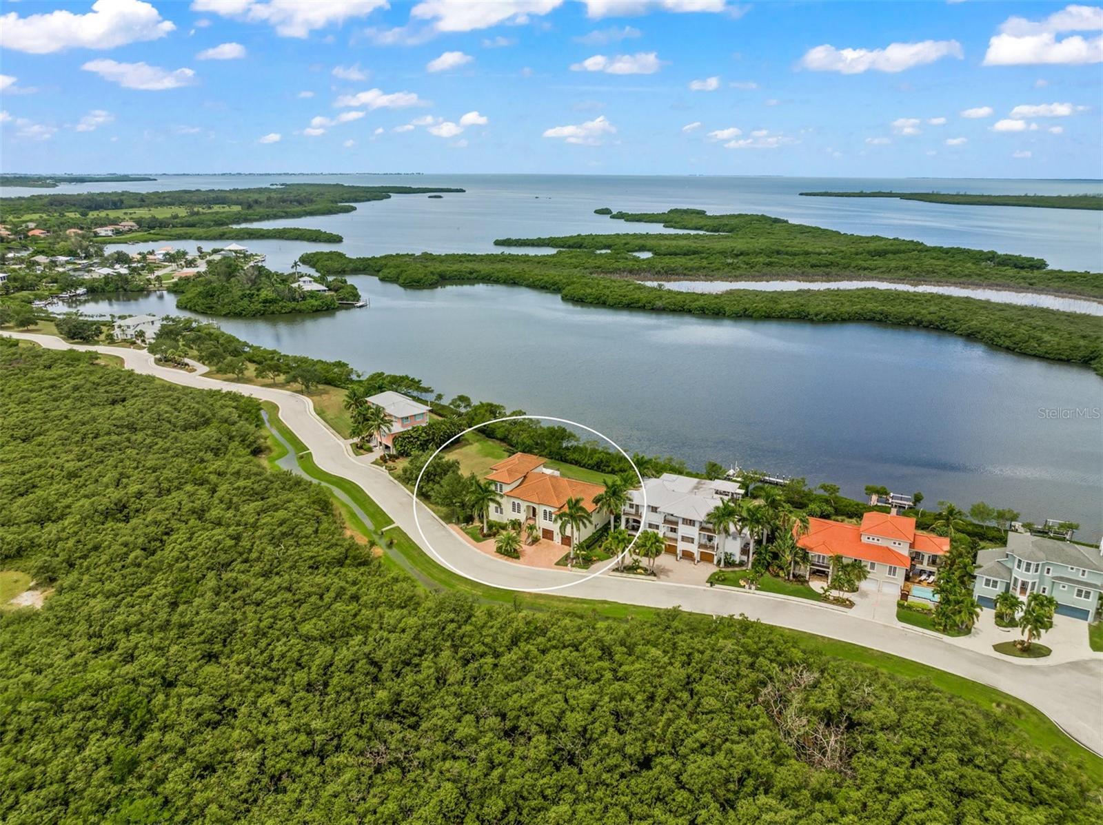 MANGROVE POINT - Residential