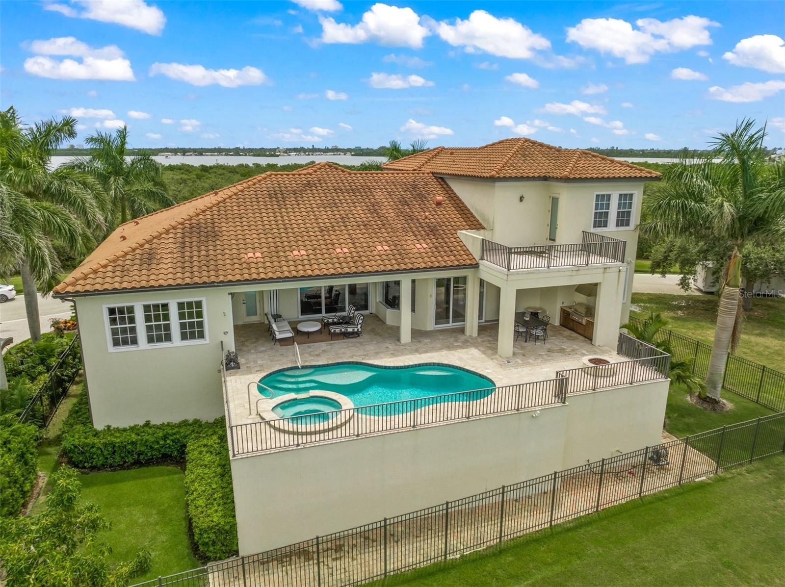 MANGROVE POINT - Residential
