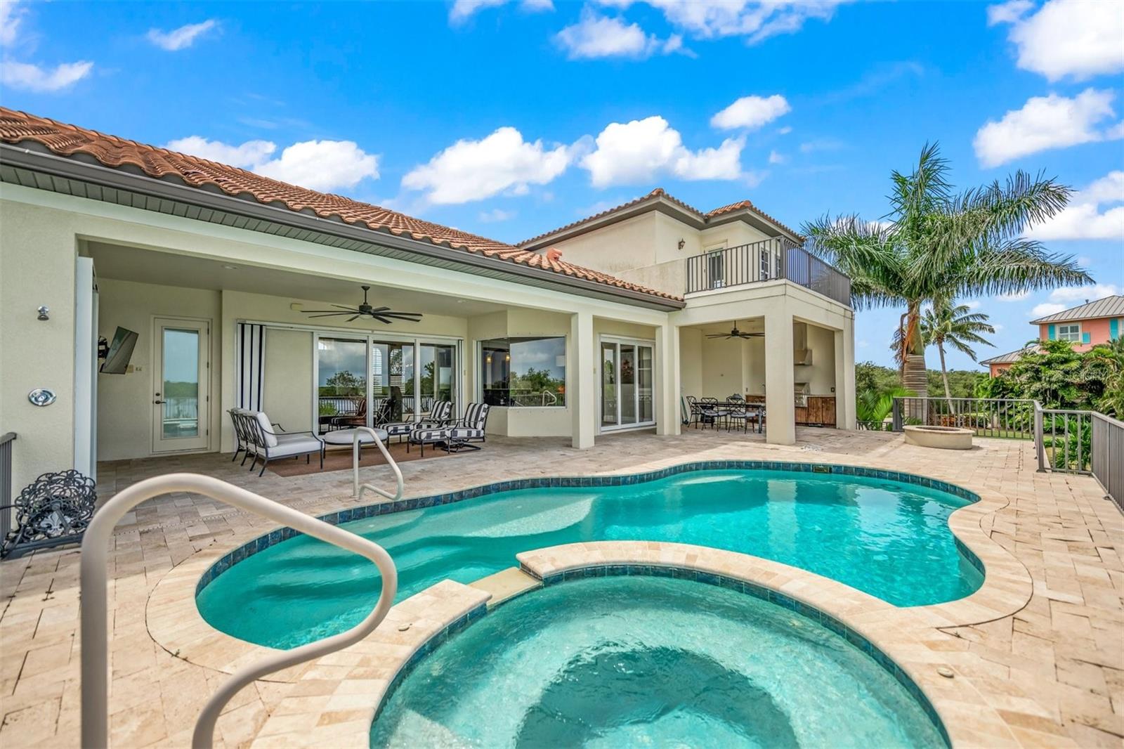 MANGROVE POINT - Residential