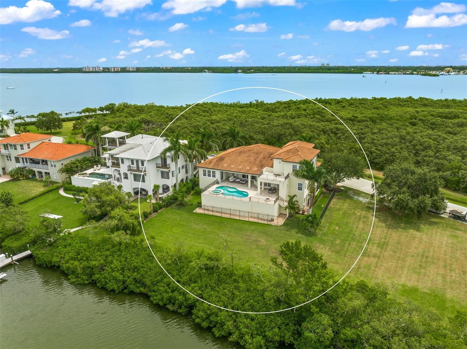MANGROVE POINT - Residential