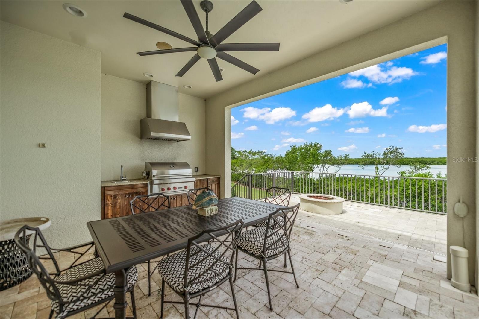 MANGROVE POINT - Residential