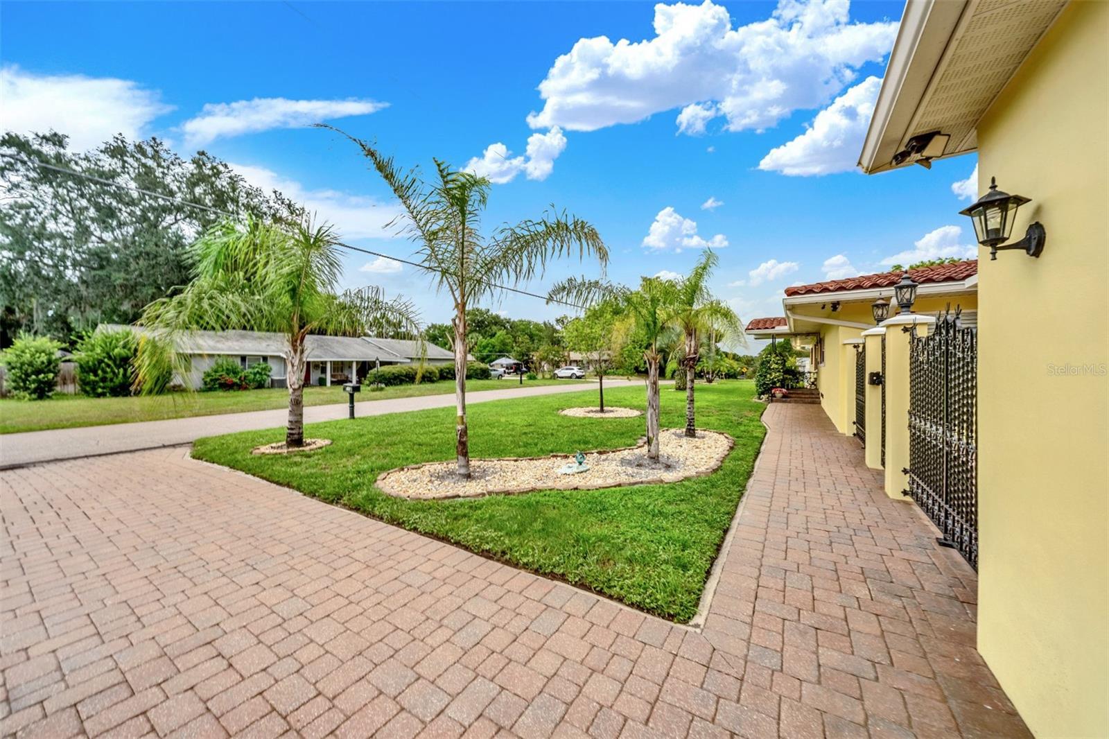 123 SUNRISE BOULEVARD