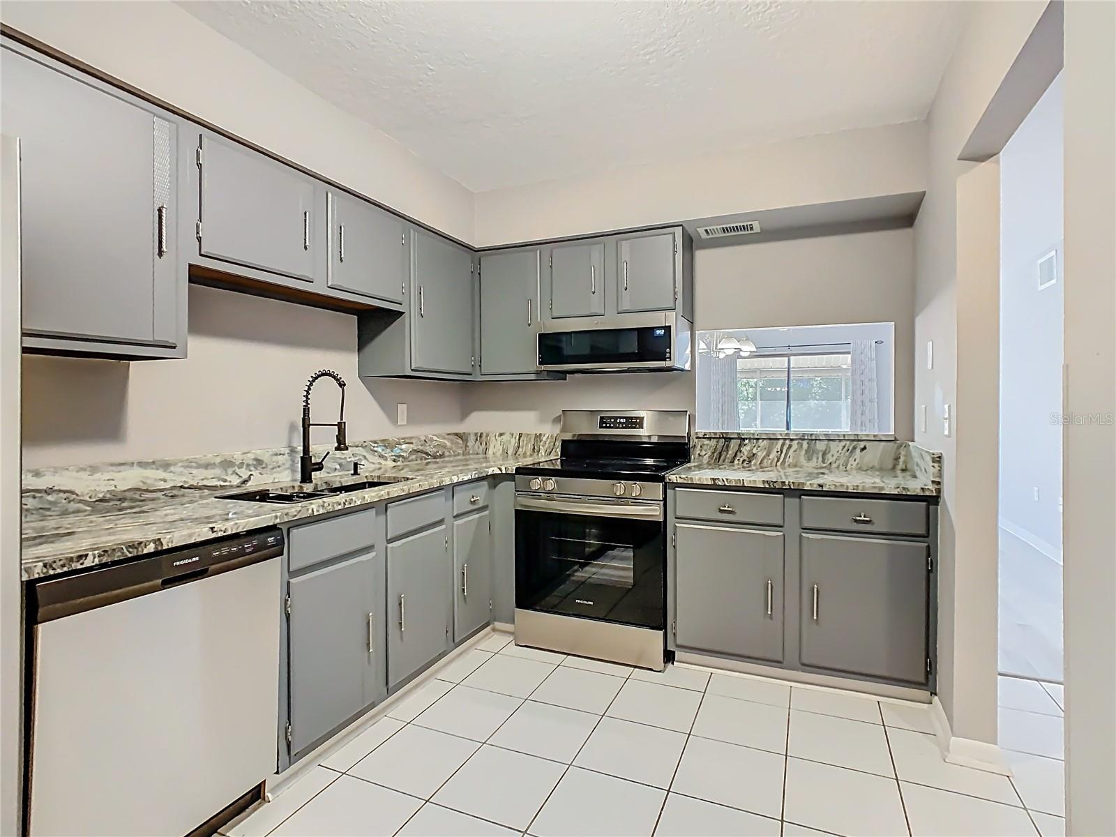 LAKE WALES VILLAGE CONDO - Residential