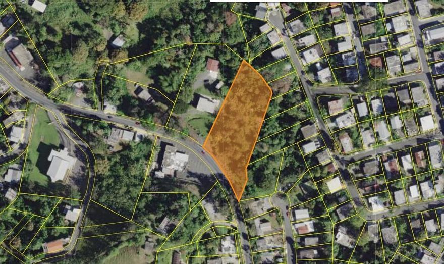 Unique opportunity to acquire 1,099 cuerdas with gently sloping terrain, ideal for developing a residence in a natural and peaceful setting. The R-I (Intermediate Residential) zoning allows for a variety of residential uses. The property is not in a flood zone and offers ample space for gardens, recreational areas, or future expansions. Utilities are not yet installed, allowing you to plan the project from scratch.

Excellent location with easy access to schools, shops, and main roads in Bayamón.