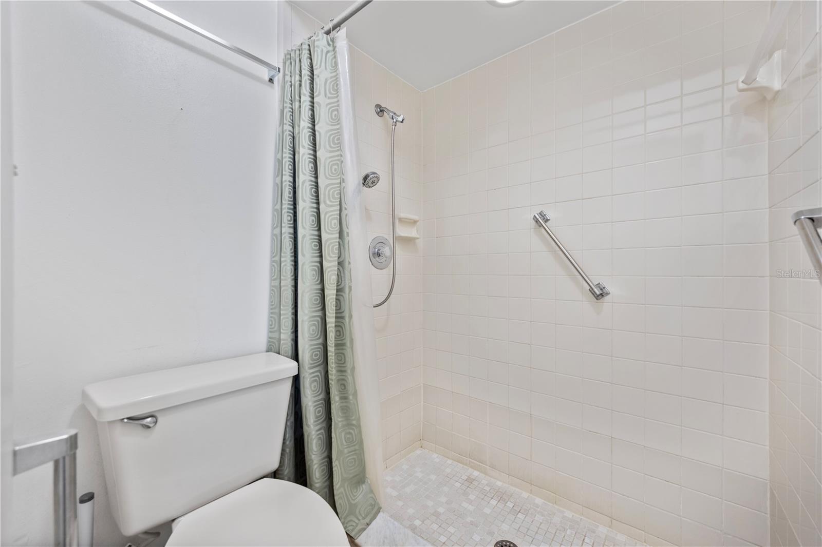 WEST SHORE VILLAGE SIX - Residential