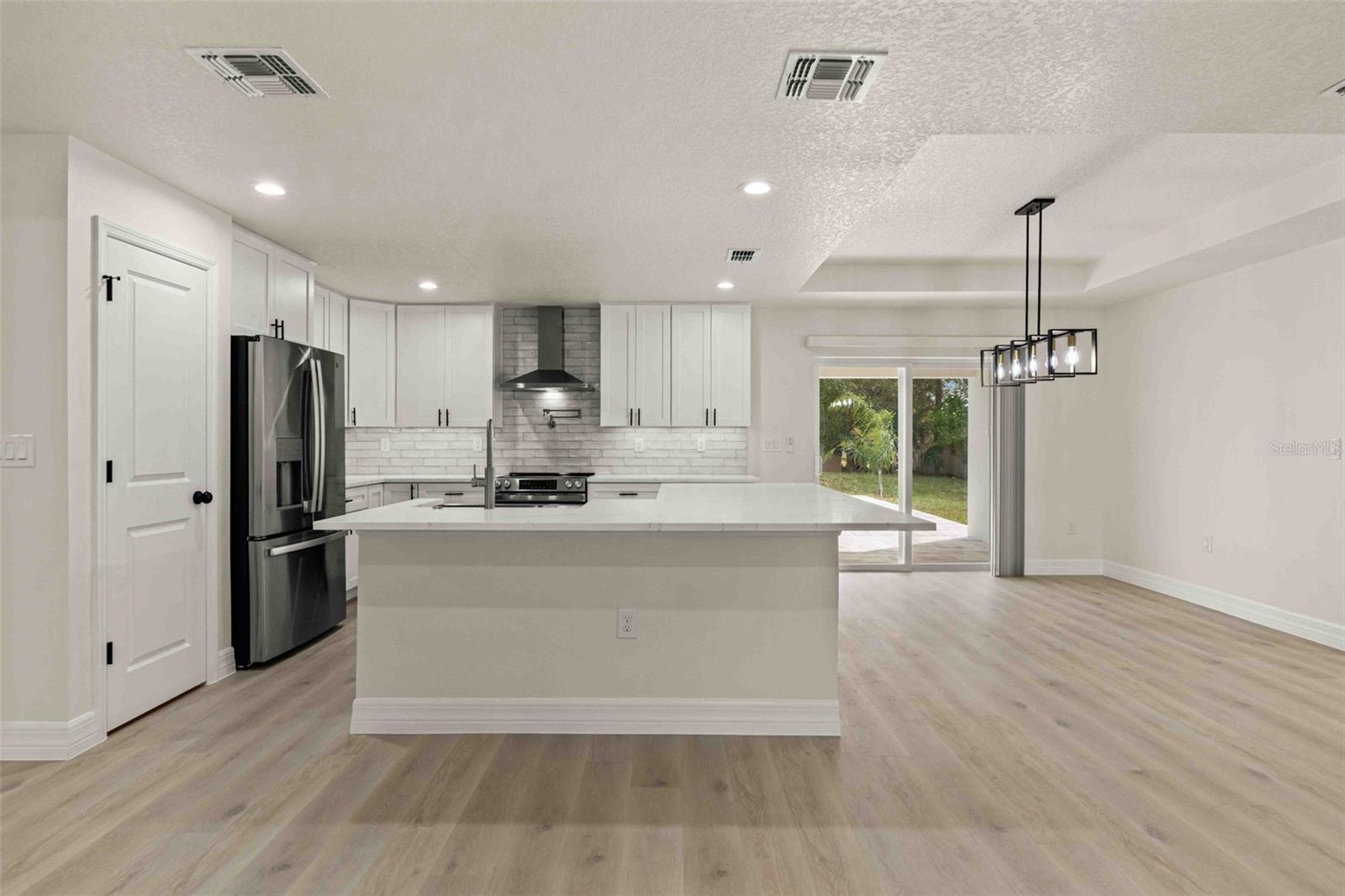 SEVEN HILLS - Residential