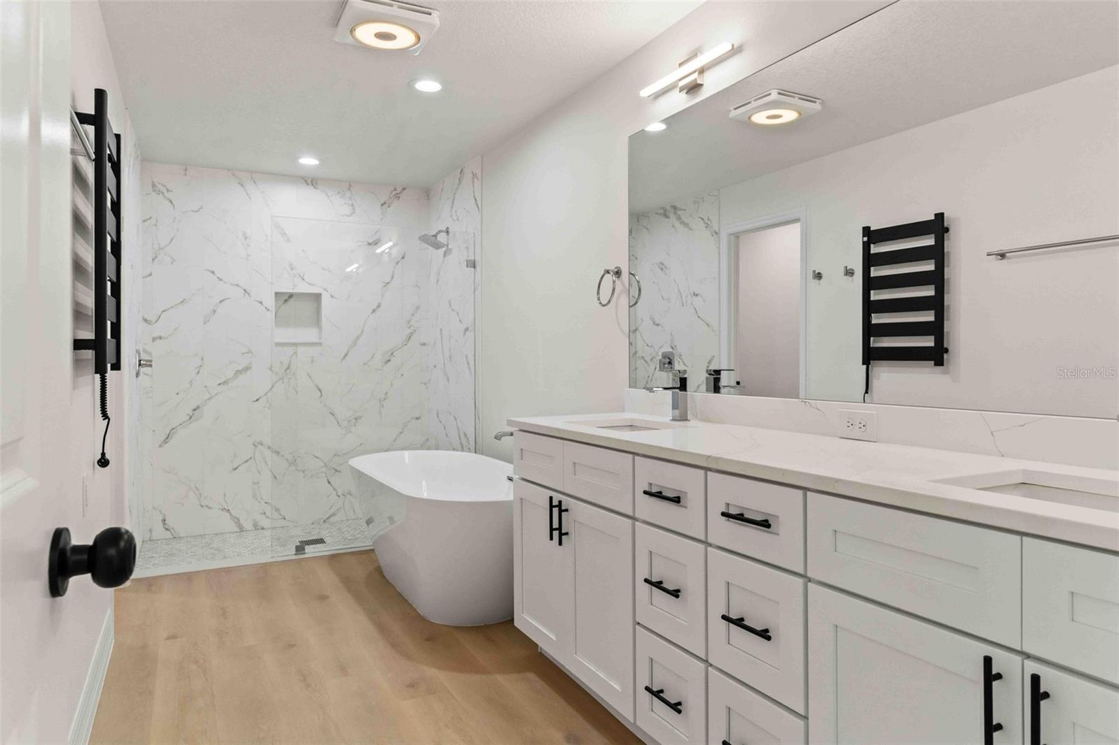 SEVEN HILLS - Residential