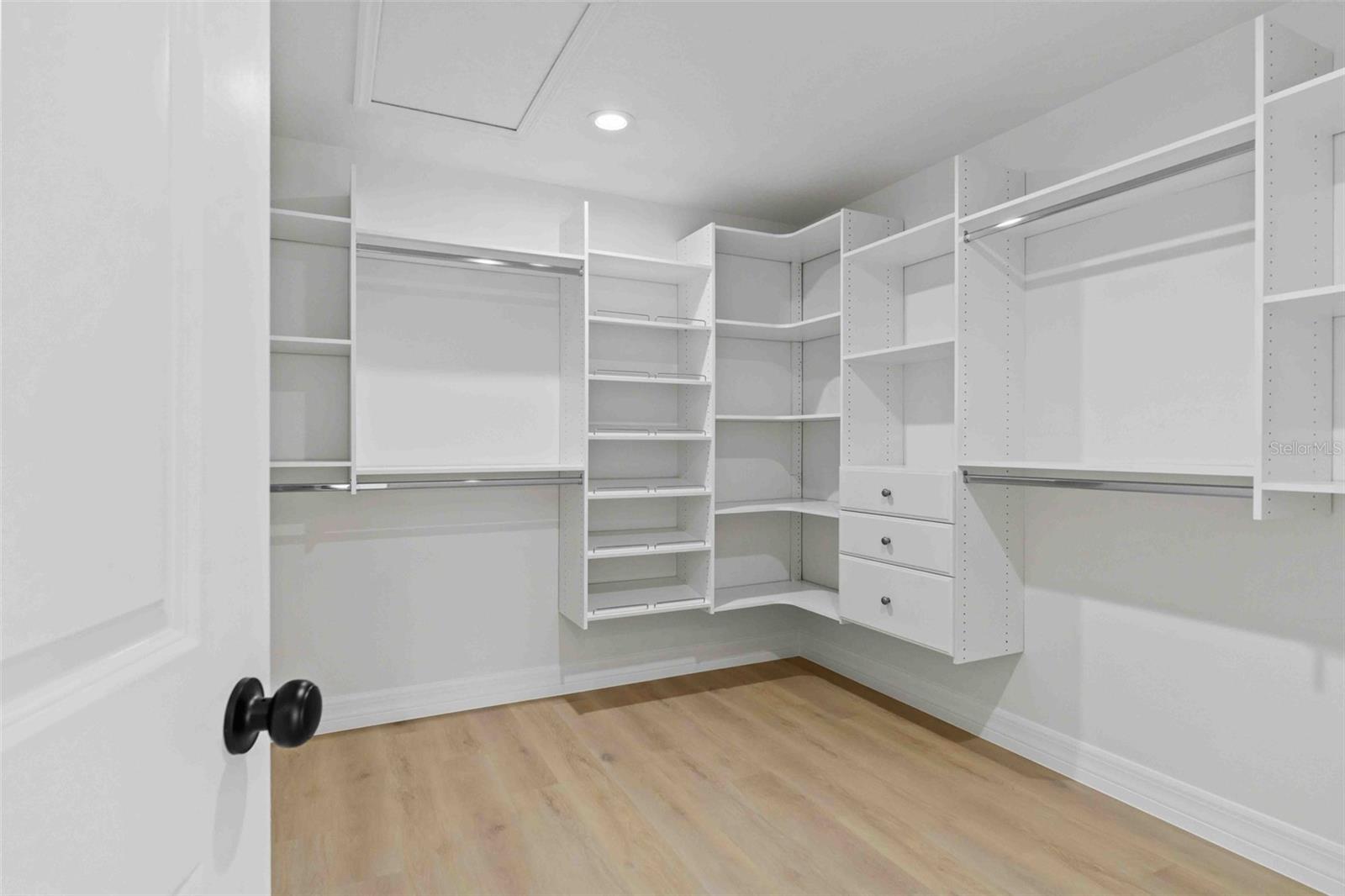 SEVEN HILLS - Residential