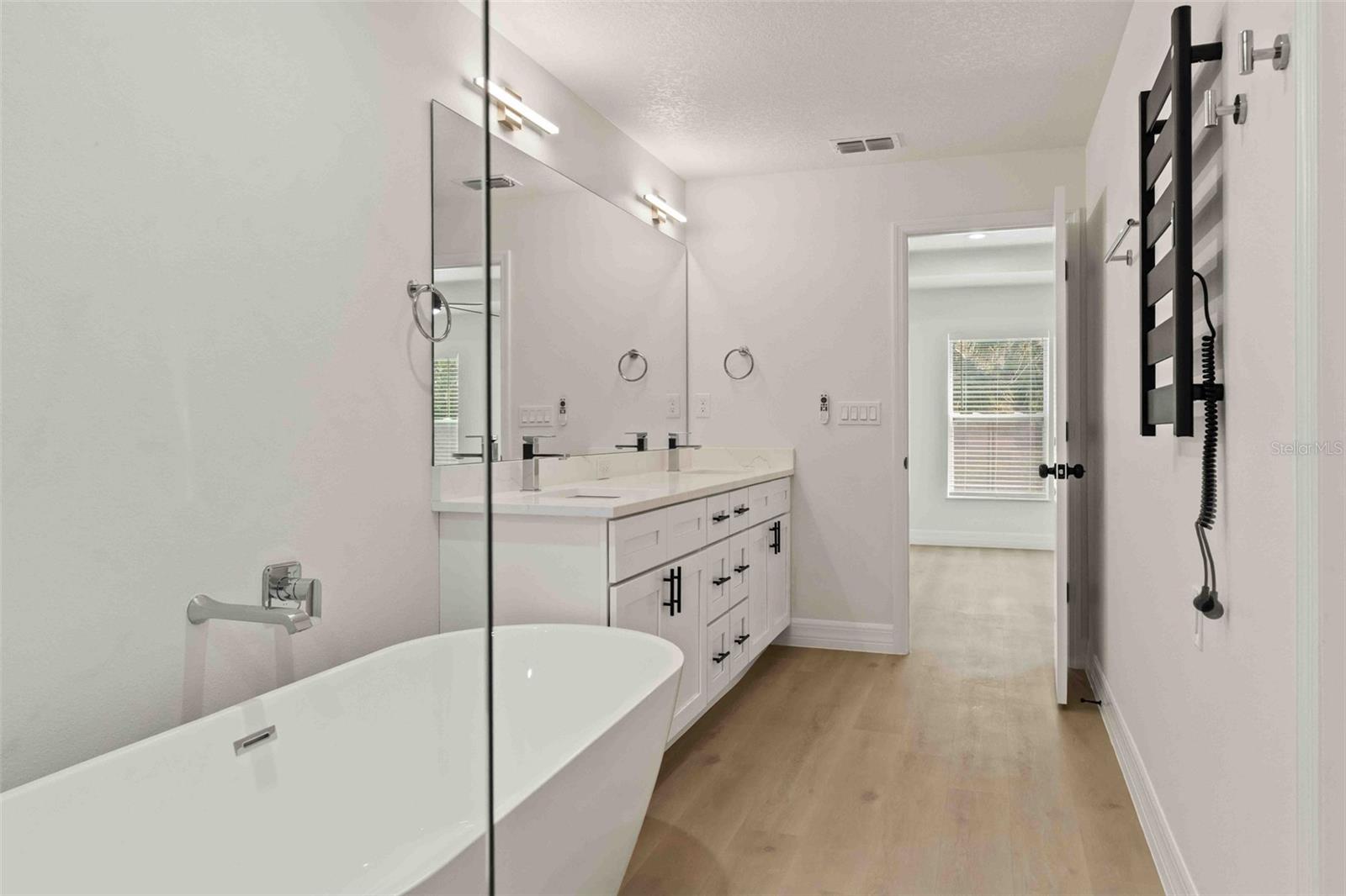 SEVEN HILLS - Residential