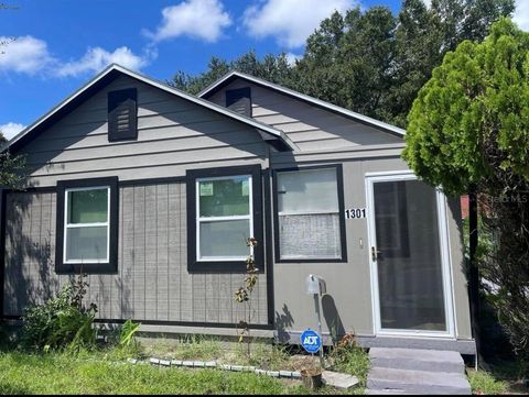 Photo of 1301 Prescott Street S, St Petersburg, FL 33712 (MLS # O6402761)