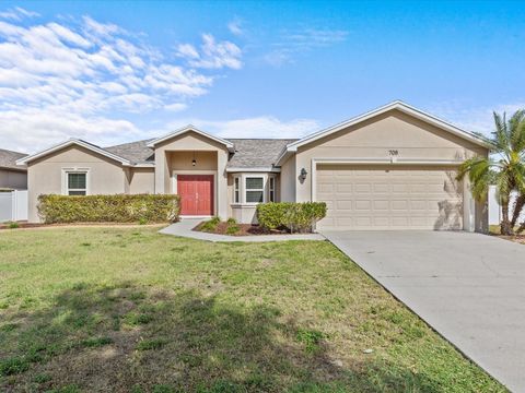 A home in PLANT CITY