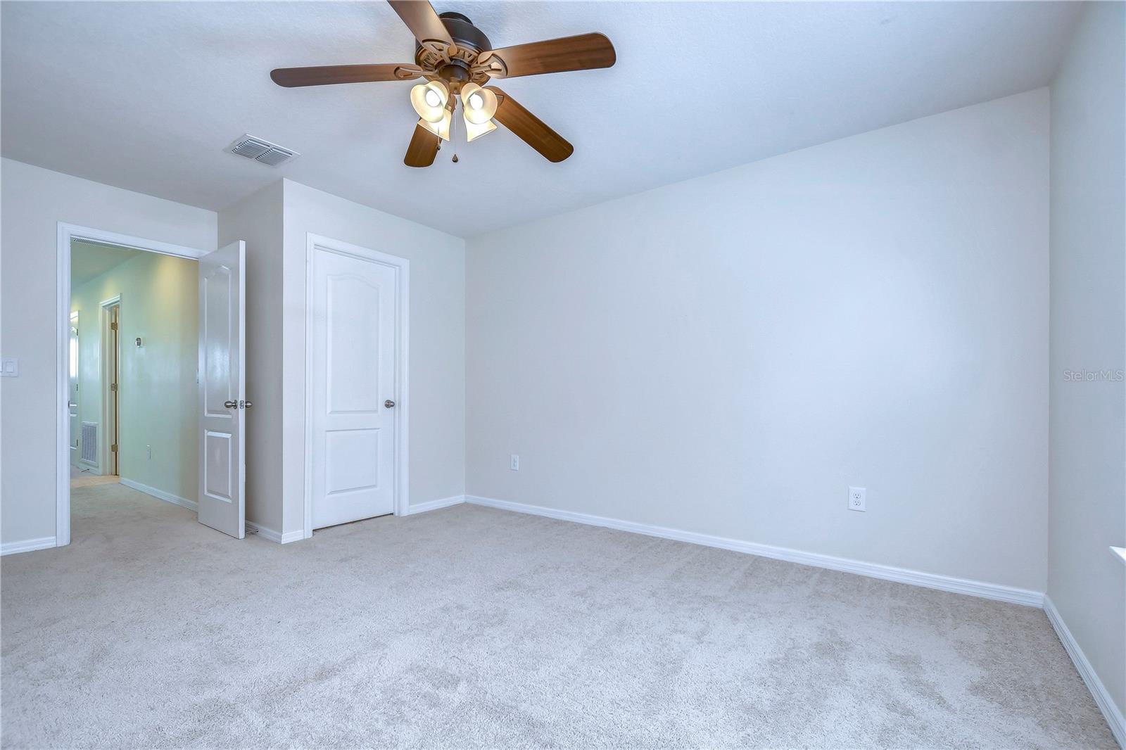 BROADWAY CENTRE TWNHMS - Residential