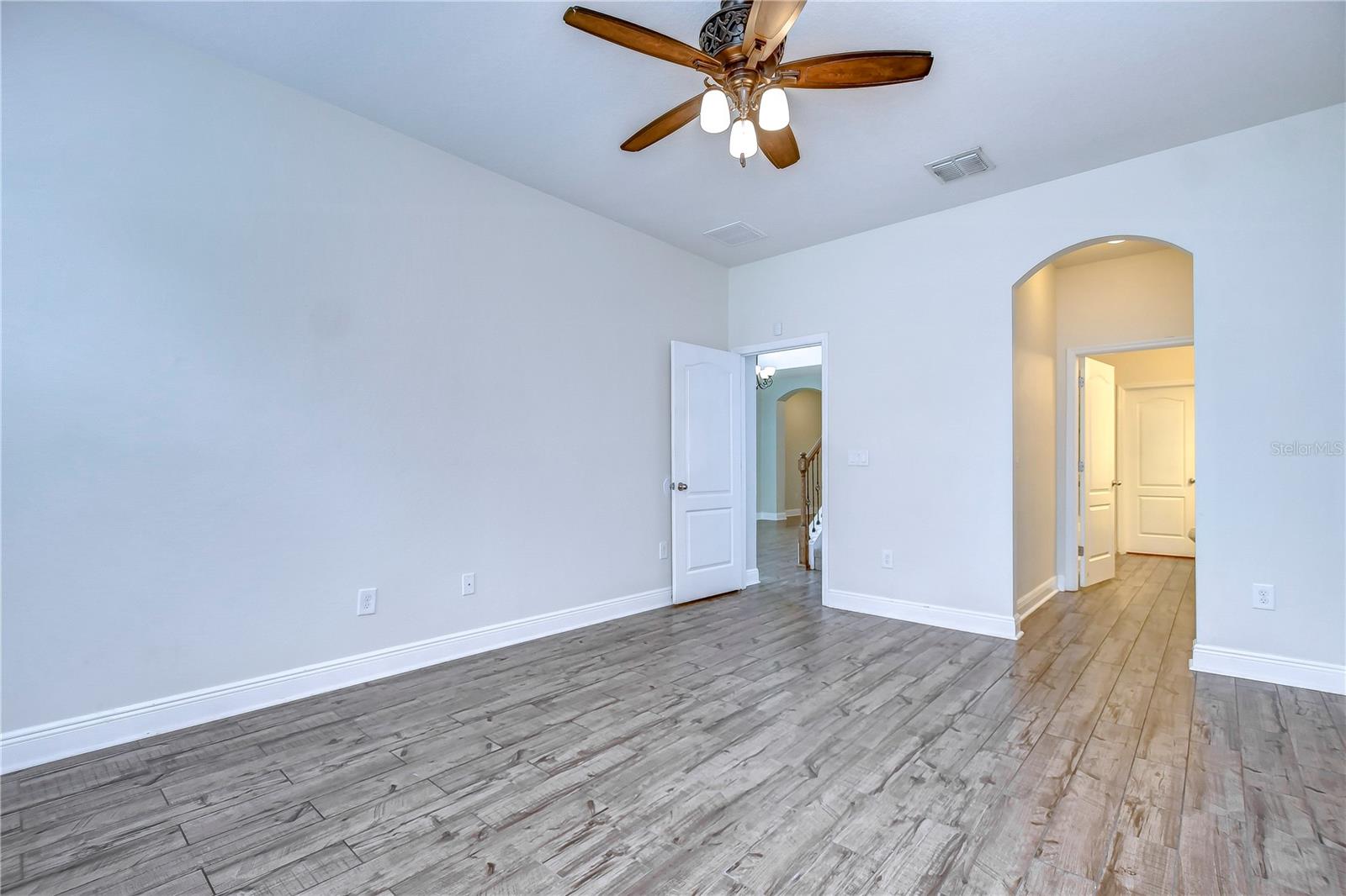 BROADWAY CENTRE TWNHMS - Residential