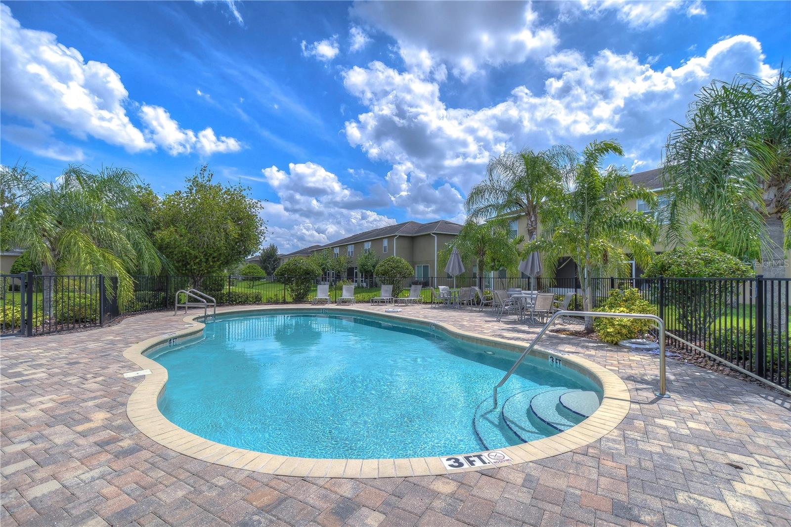 BROADWAY CENTRE TWNHMS - Residential