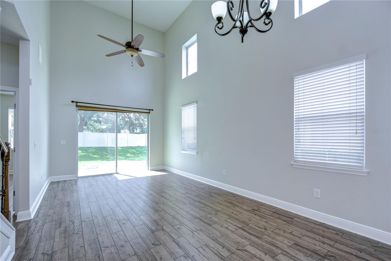 BROADWAY CENTRE TWNHMS - Residential