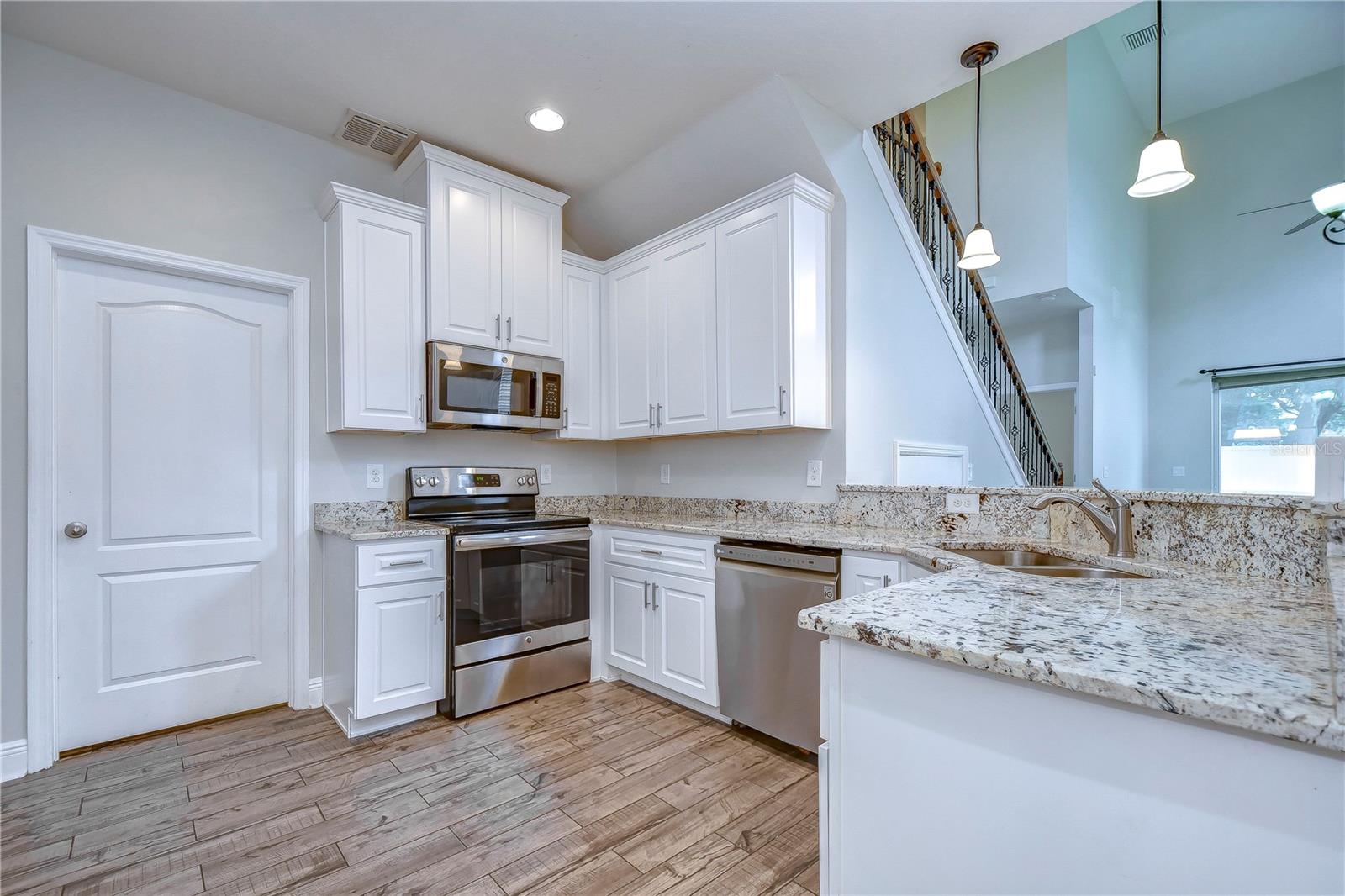 BROADWAY CENTRE TWNHMS - Residential