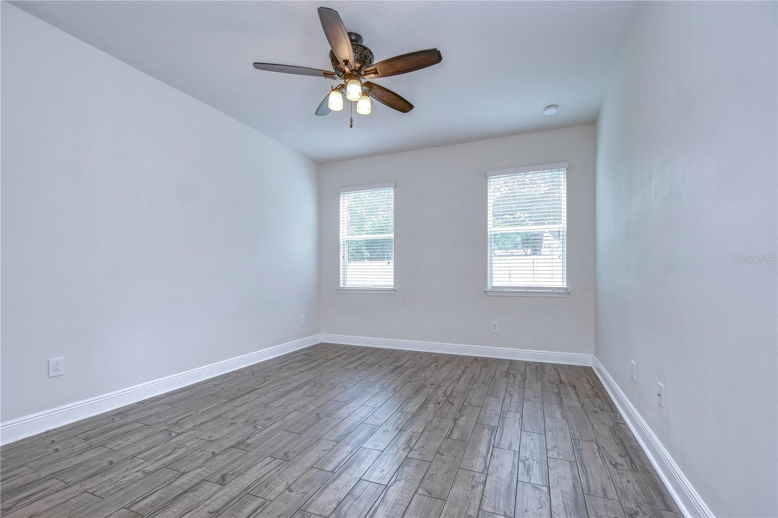 BROADWAY CENTRE TWNHMS - Residential