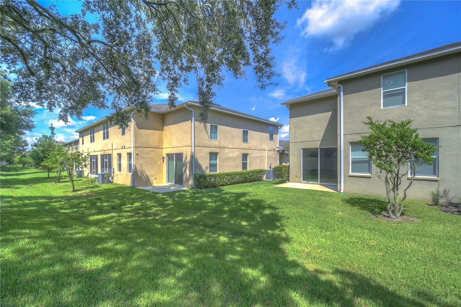 BROADWAY CENTRE TWNHMS - Residential