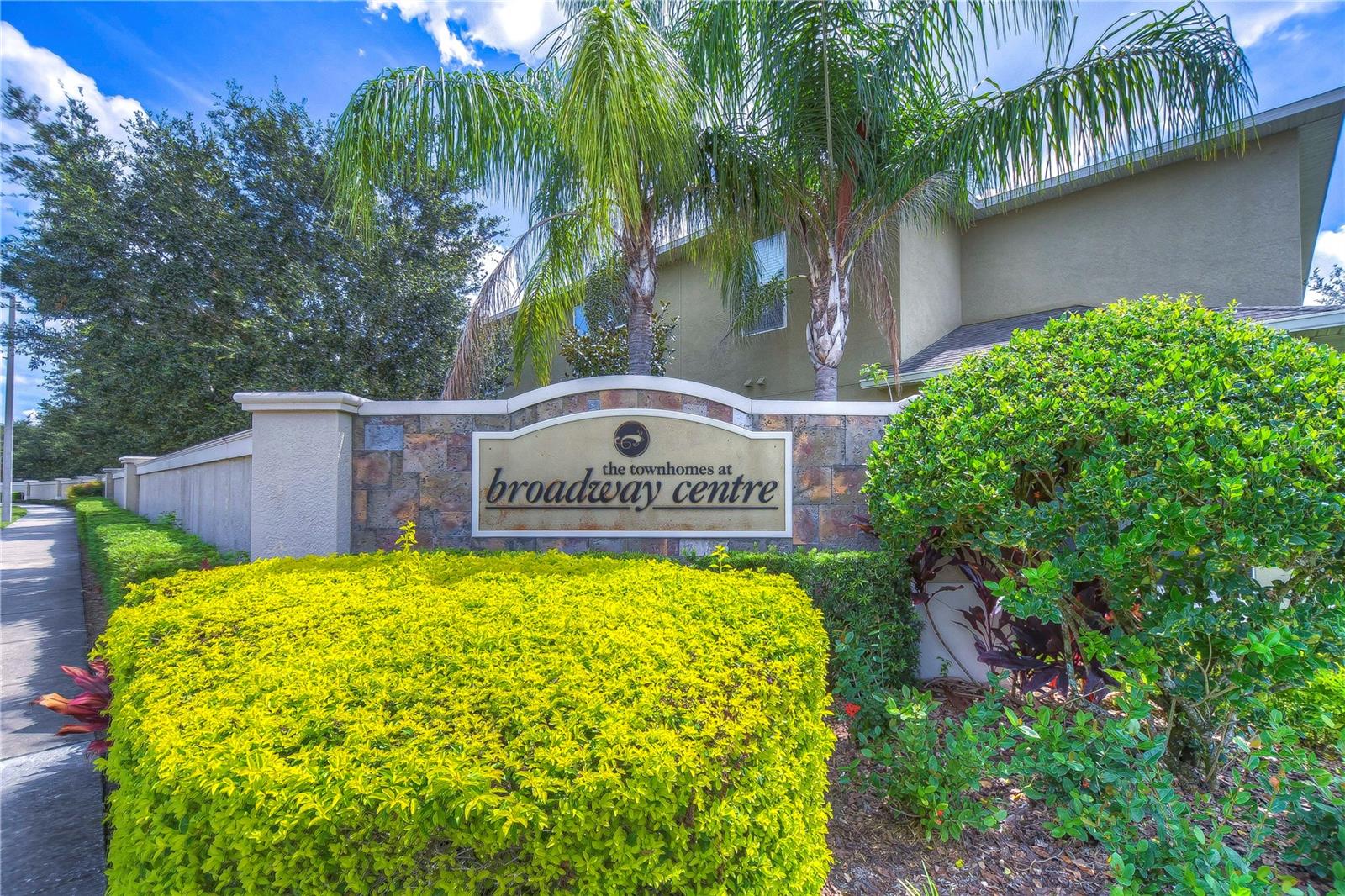 BROADWAY CENTRE TWNHMS - Residential