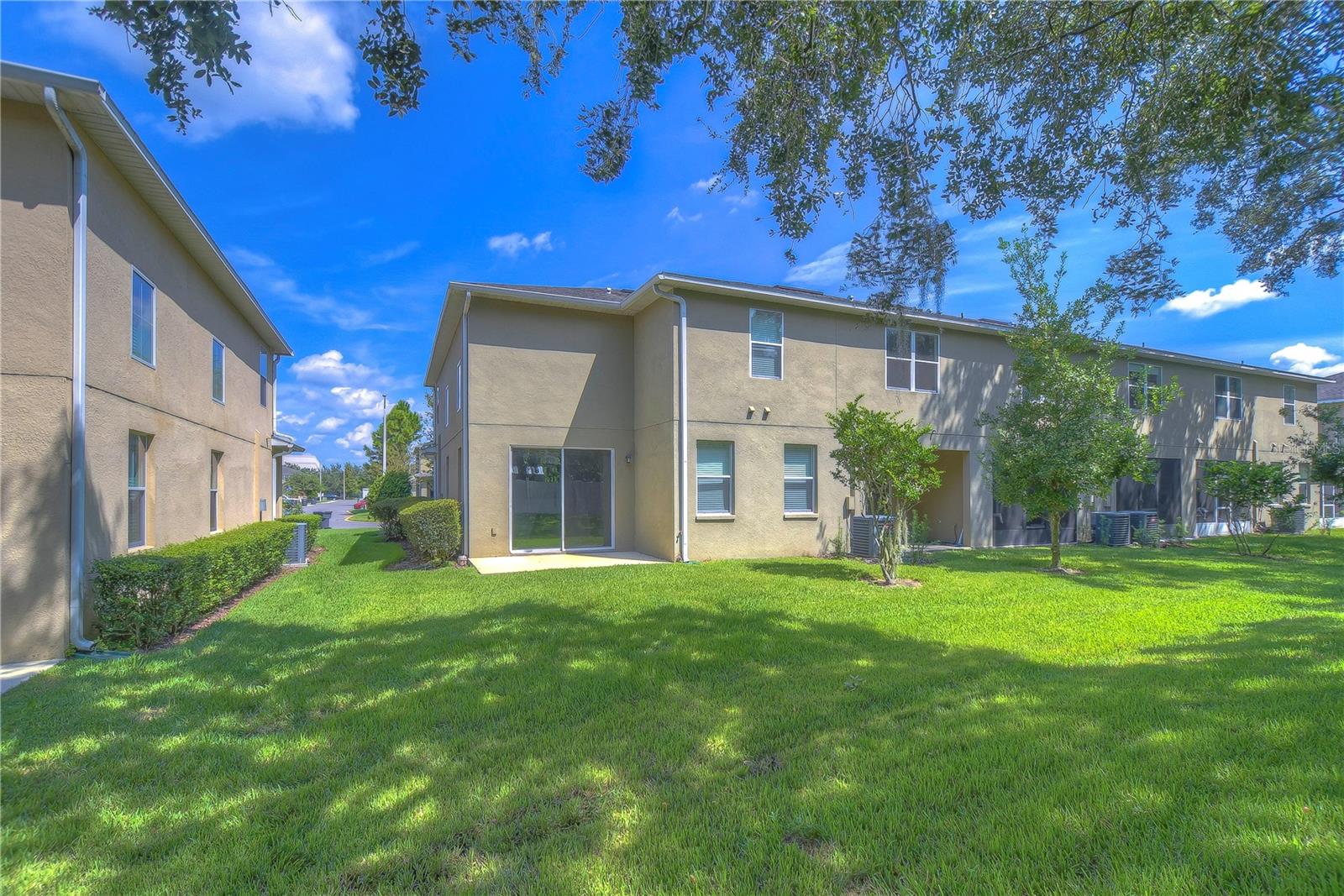 BROADWAY CENTRE TWNHMS - Residential