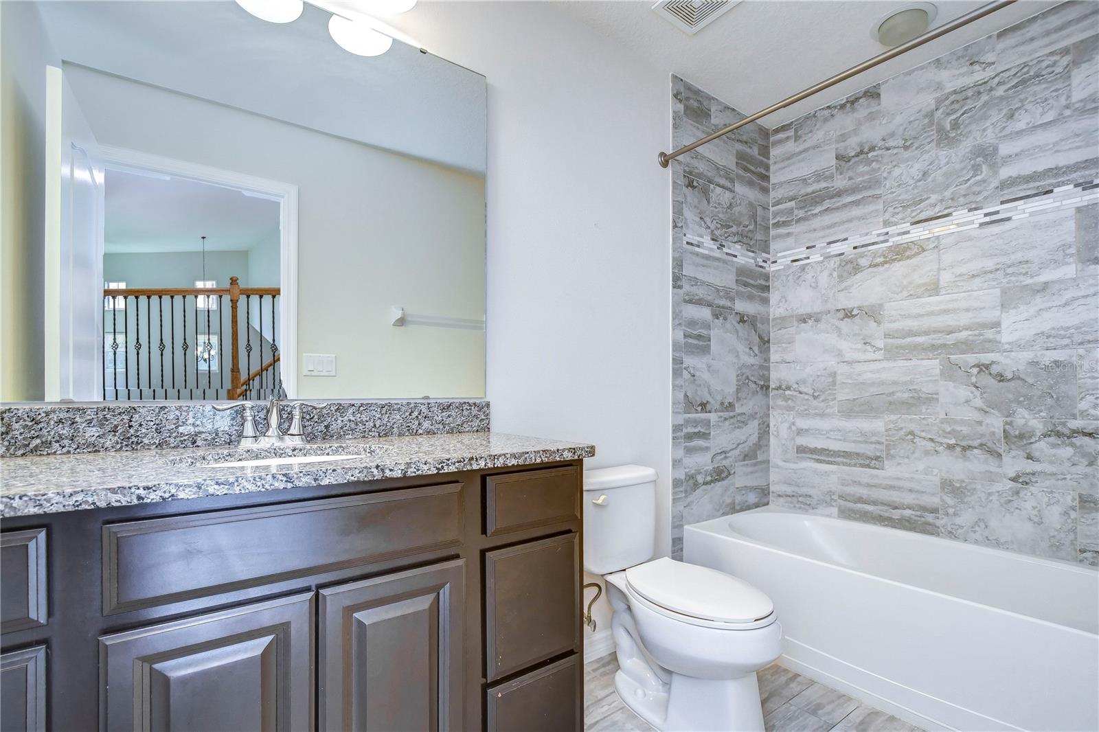 BROADWAY CENTRE TWNHMS - Residential