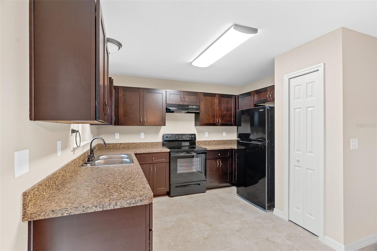 MARION OAKS UN 10 - Residential Lease