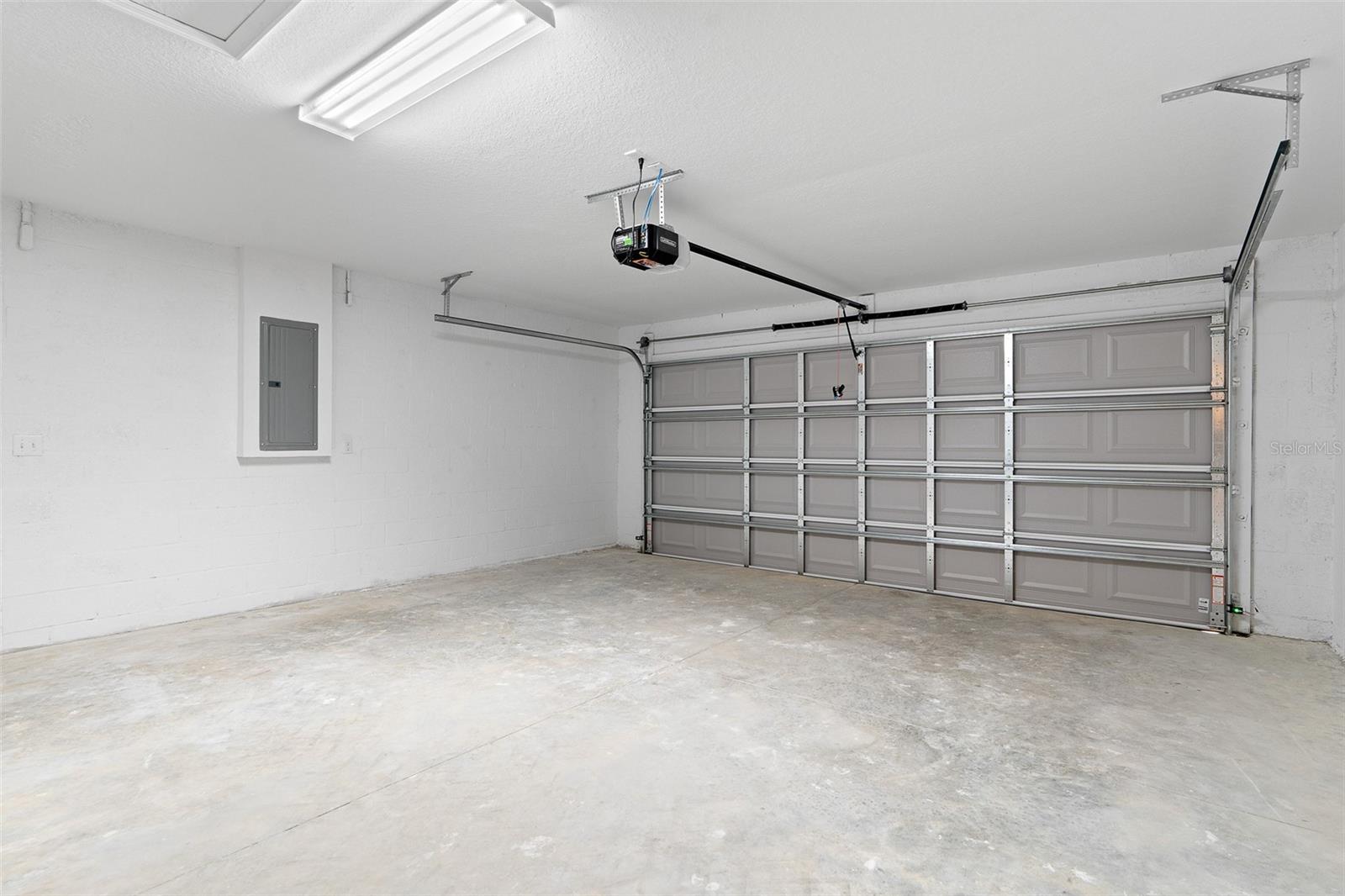 MARION OAKS UN 10 - Residential Lease