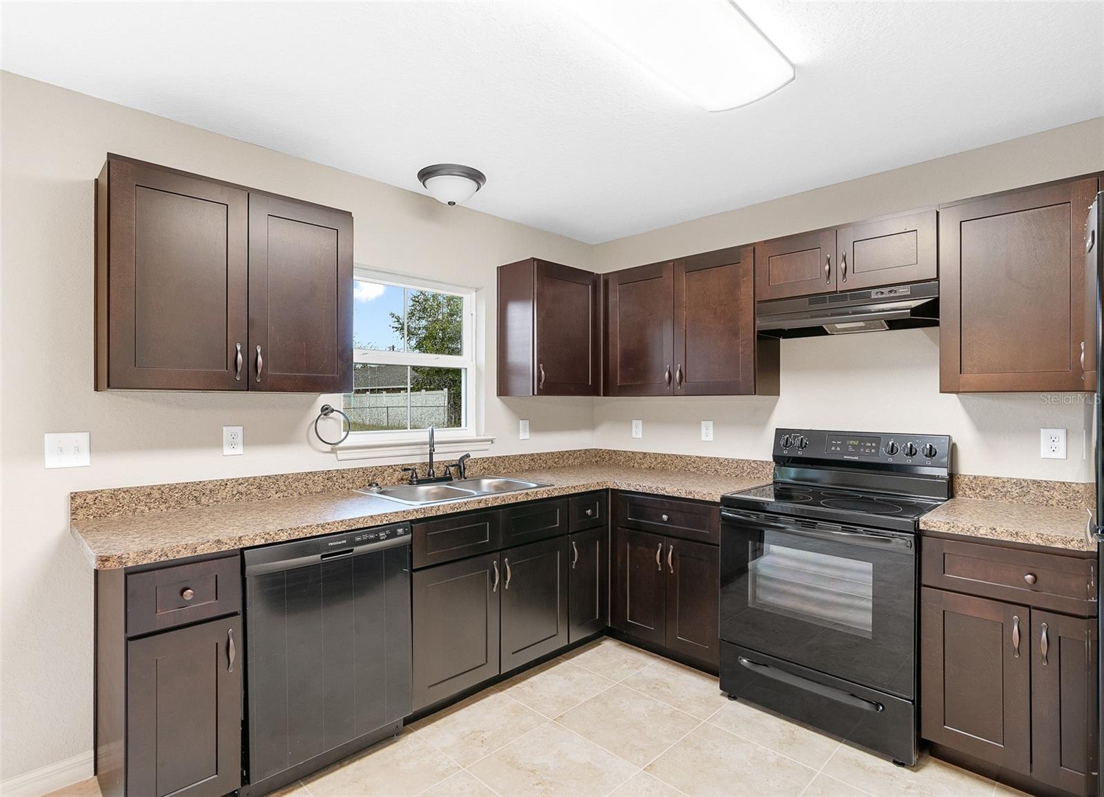 MARION OAKS UN 10 - Residential Lease