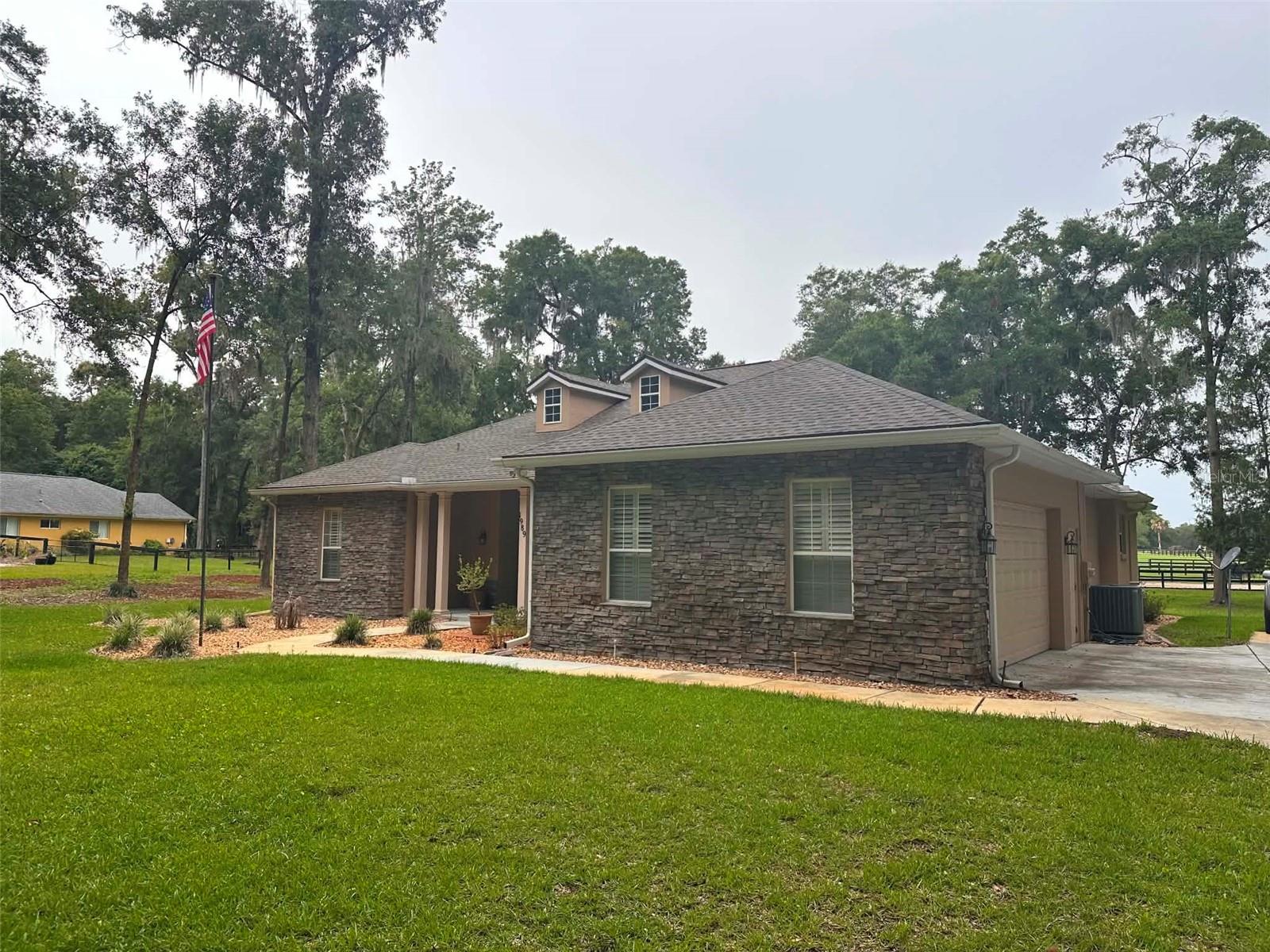 1989 NW 111TH LOOP