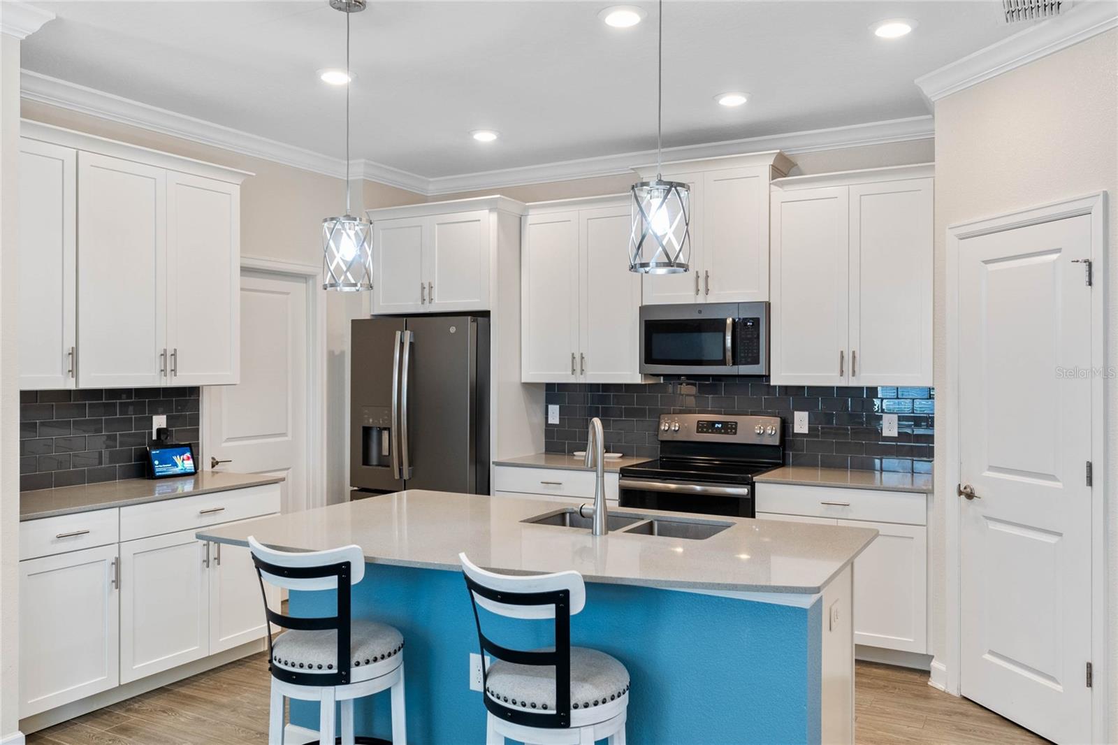 3456 SHALLOW COVE LANE