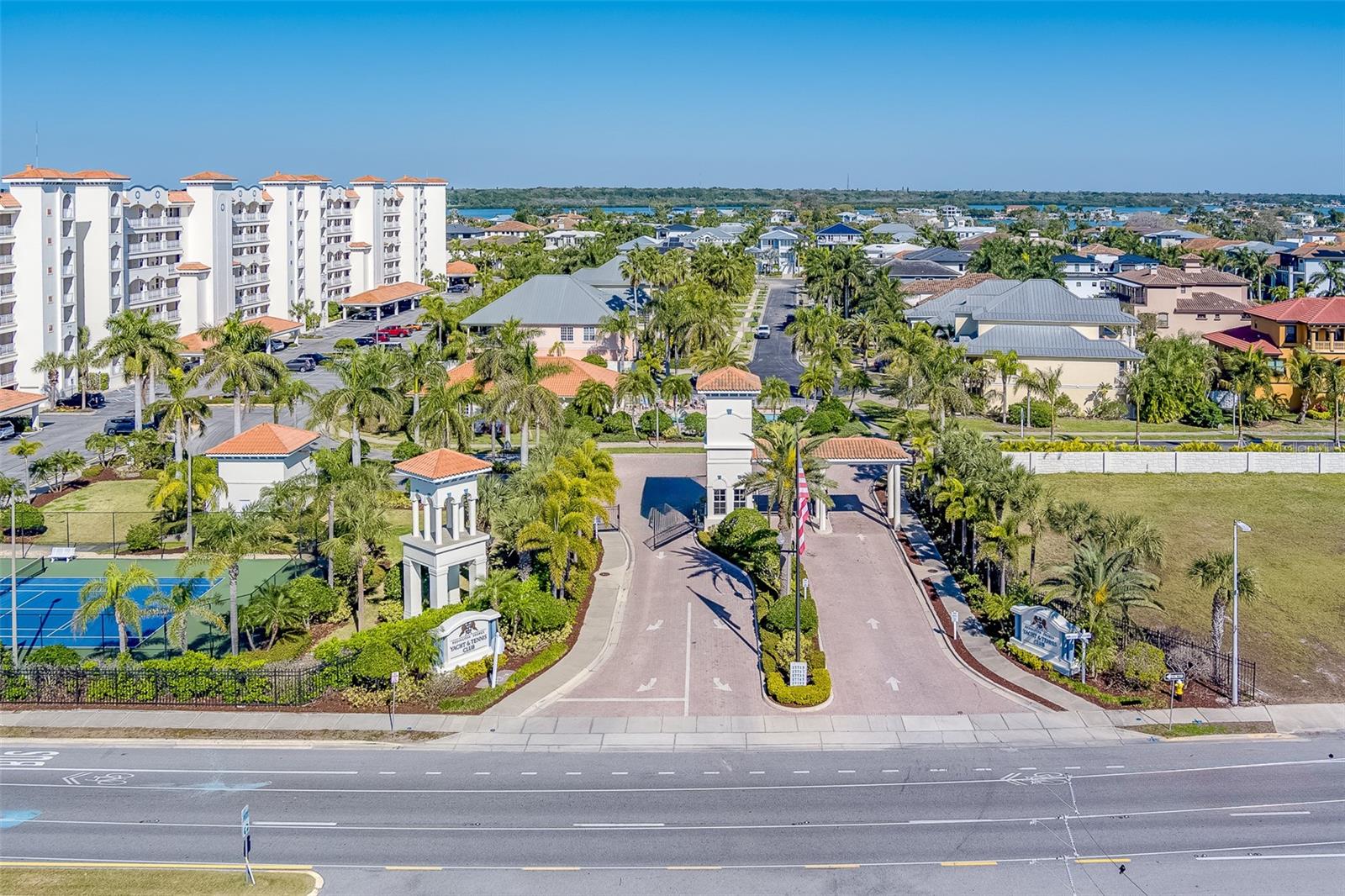 LA BAHIA CONDO - Residential Lease