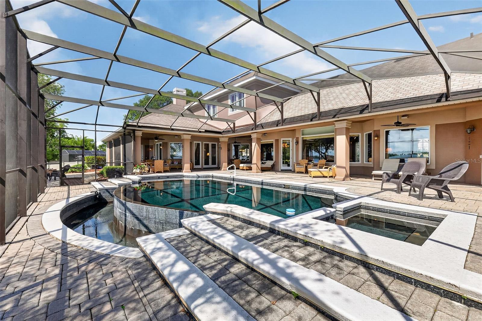 LOCH LEVEN PH 01 - Residential