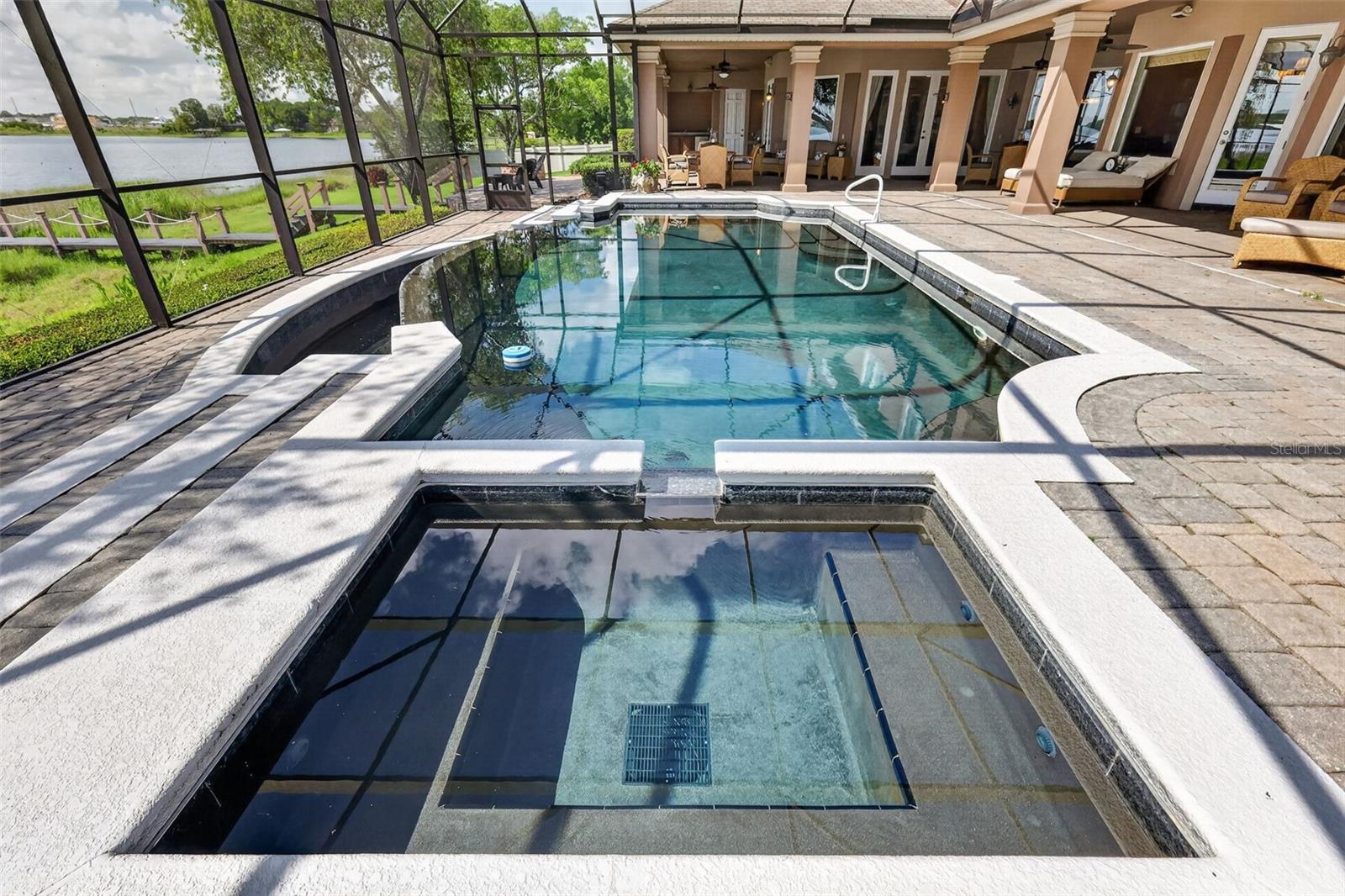LOCH LEVEN PH 01 - Residential
