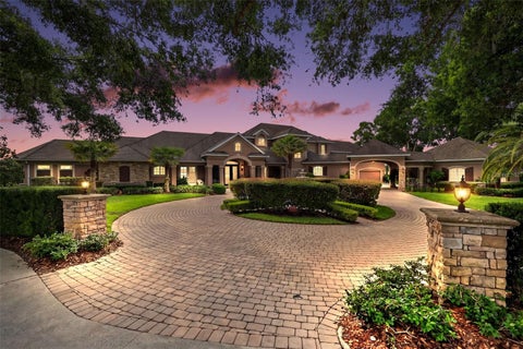 Photo of 1000 Juliette Boulevard, Mount Dora, FL 32757 (MLS # G5112764)
