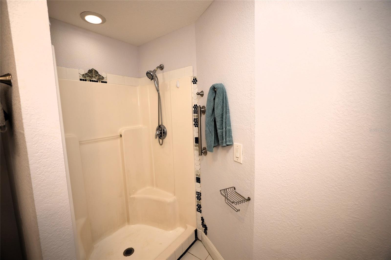 RIDGEWOOD ESTATES ADD 04 RESUB 01 - Residential