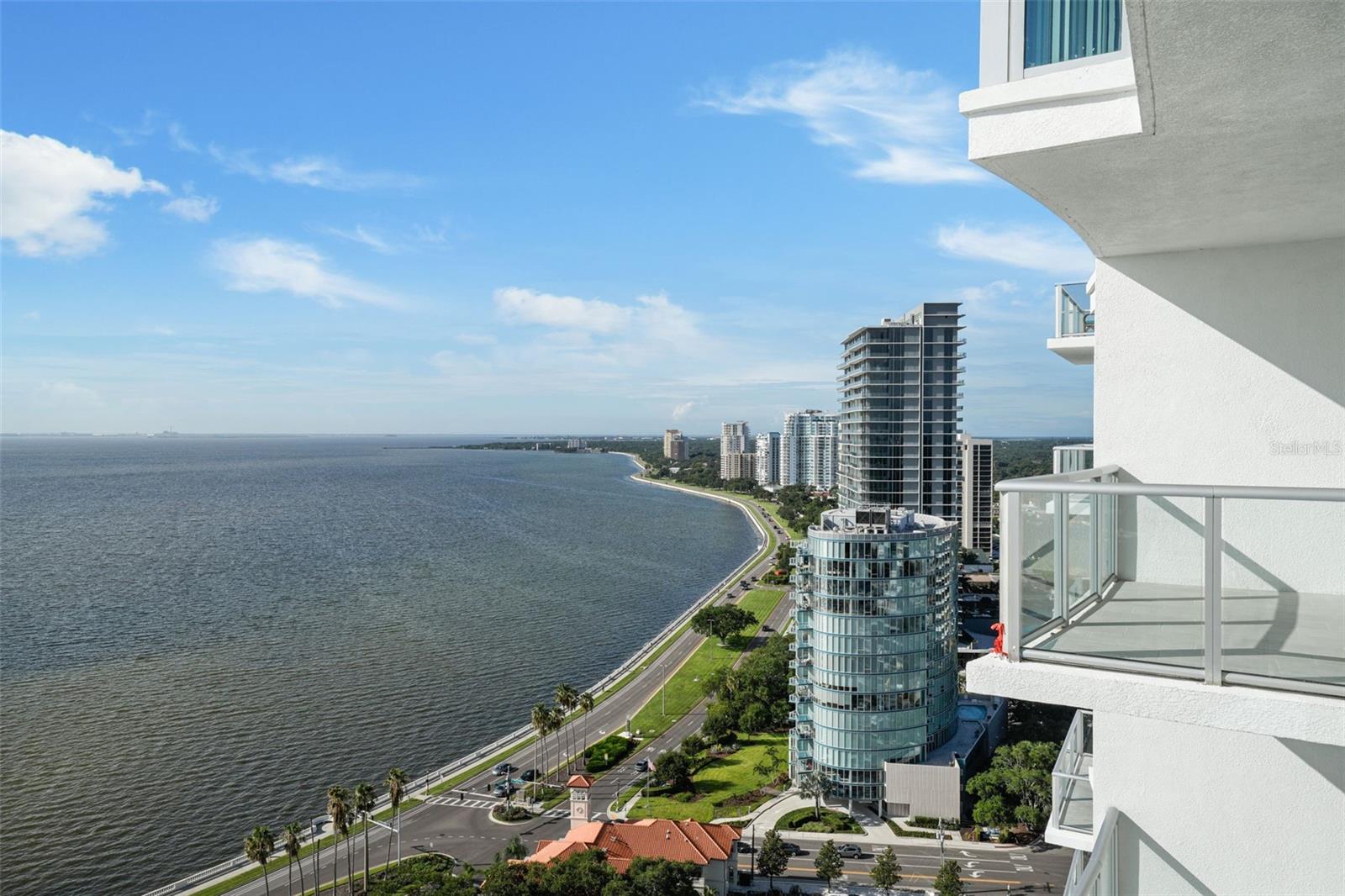 ALTURA BAYSHORE - Residential